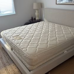 Mattress (Cali king, Clean, Pocket Spring) 