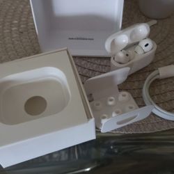 Apple AirPods Pro 2 