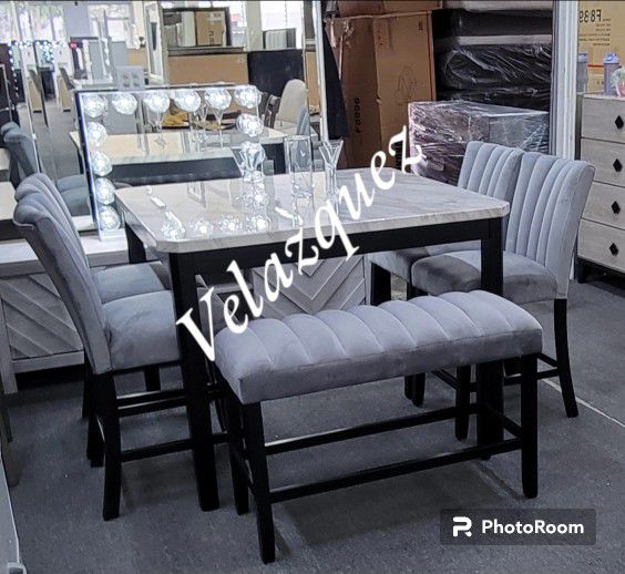 ✅️✅️5 pc Black/Gray Square Counter Height Dining Set (Bench not included)
