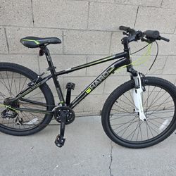 Haro Flightline One  Aluminium Bike, Road 26, Frame 15 And 21 Speed. Exellent Condition