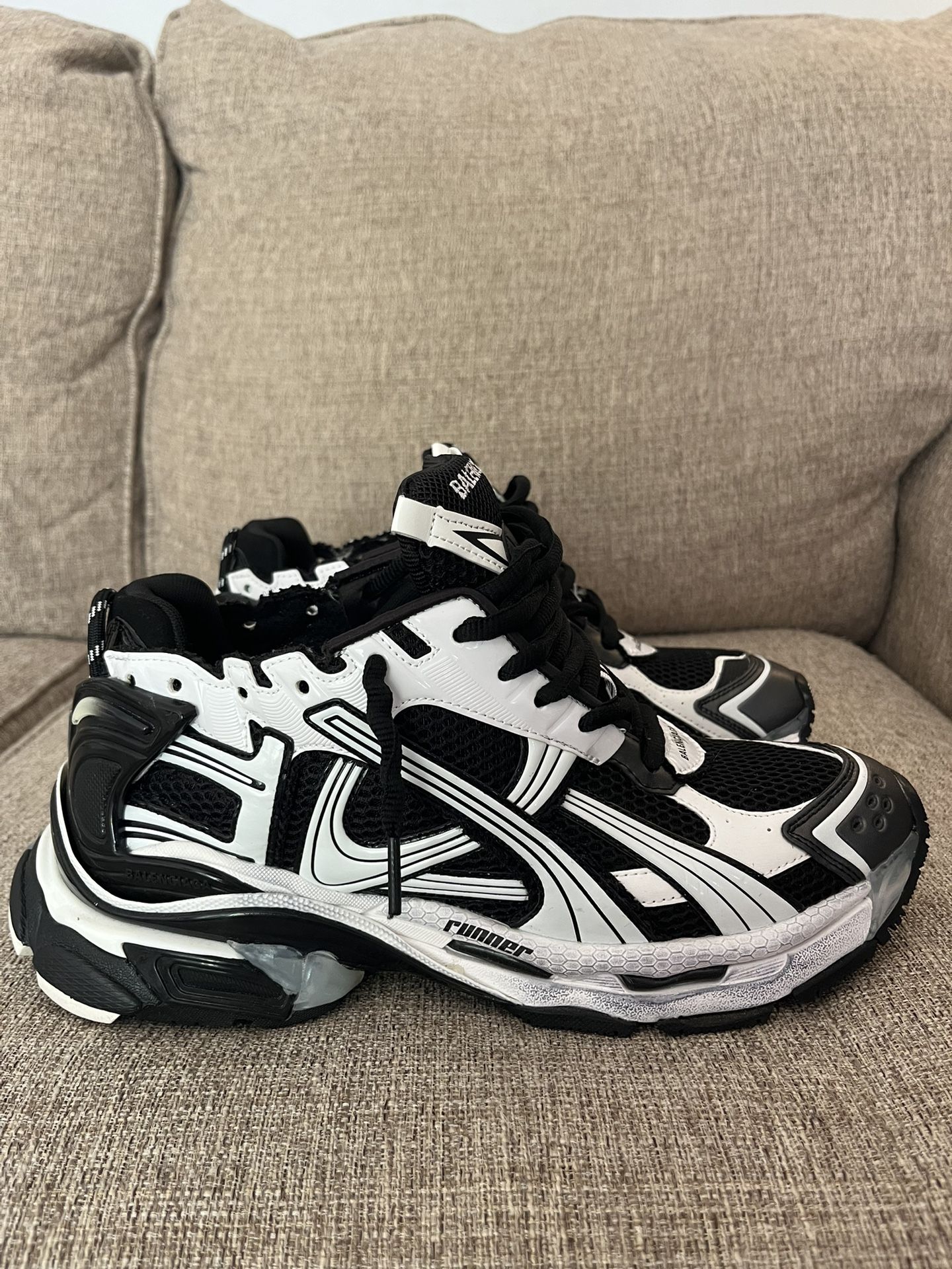 balenciaga runners size 9.5