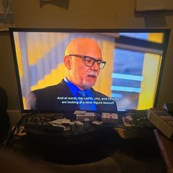 32" Insignia SMART TV