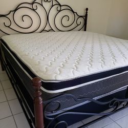 NEW KING PLUSH PILLOW TOP MATTRESS WITH BOX SPRING