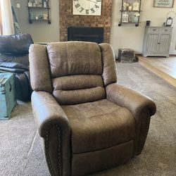 Brown Recliner Like New 