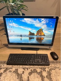 Dell Inspiron 3464 All-in-One (AIO) computer in great shape w/ keyboard, wireless mouse & speakers.