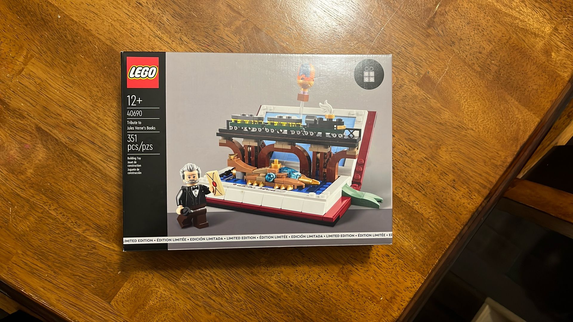 Lego Tribute to Jules Verne's Books (40690)