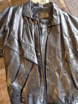 New Lakers 3Peat Champions G-III Leather Jacket for Sale in Simi Valley, CA  - OfferUp