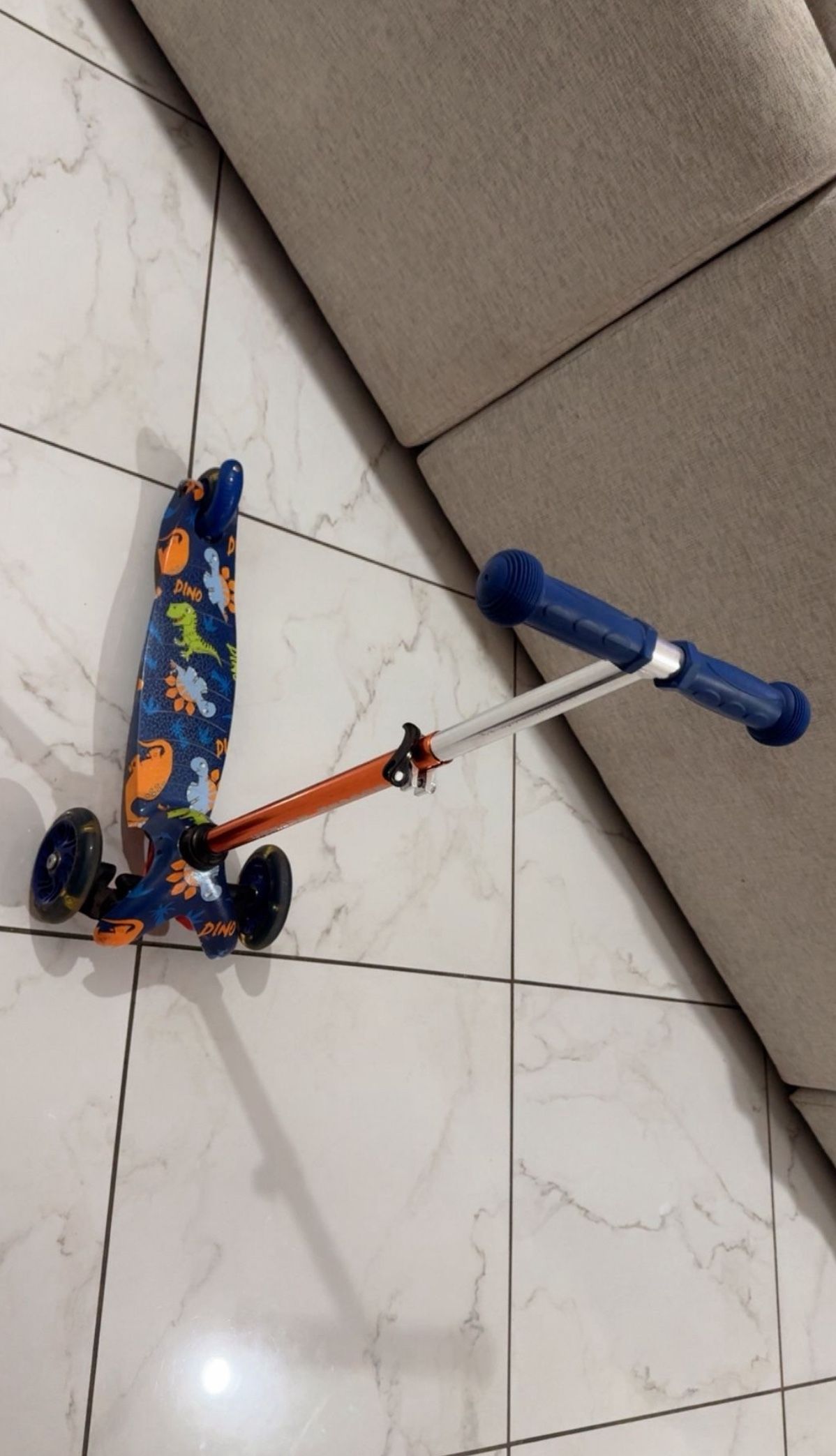 Mini Scooter With Adjustable Height - Dinosaurs