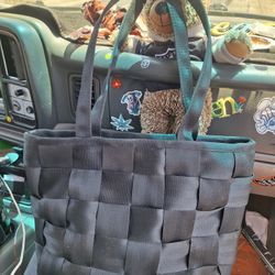 Harvey's Seatbelt Purse