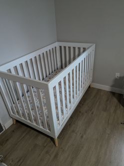 Delta Jordan Children's 4 in 1 Crib with Graco Matress