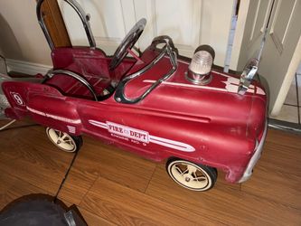 Fire truck pedal car