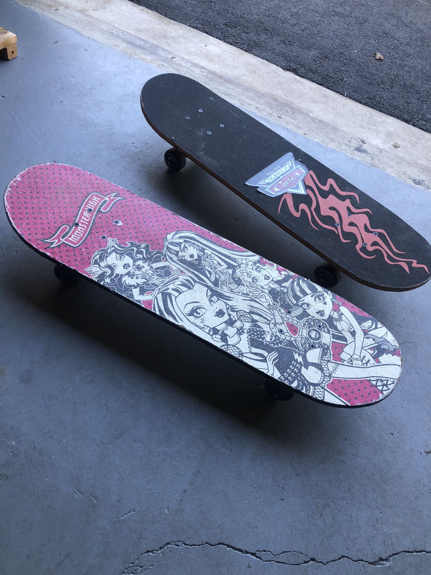Monster high skateboard ( cars one is already SOLD)