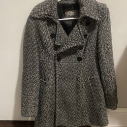 Guess Women ‘s Grey & Black Coat 