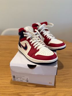Nike Air Jordan 1 Mid SE – Women’s Size 7