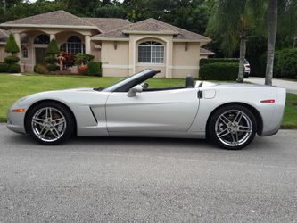 2008 Chevrolet Corvette Convertible auto 69,000 miles