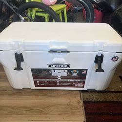 115 QUART HEAVY DUTY LIFETIME ICECHEST
