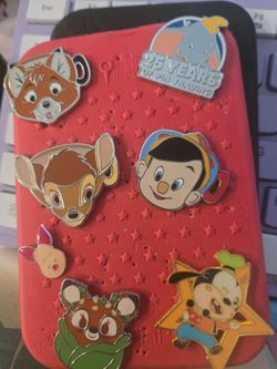 Disney pins