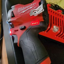 Milwaukee Torque Impact With Battery And Charger Kit