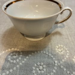 Karolina/Favolina Fine China Gold Trimmed Tea Cup Made in Poland