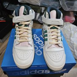 2022 Forum 84 'Off White Dark Green