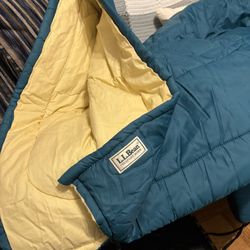 Sleeping bag (Dark Green)Comfort $29