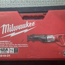 Milwaukee
12 Amp SAWZALL 