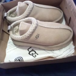 UGG