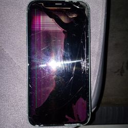 iPhone 11 "carrier unlocked" (64GB) - Cracked Screen - Fully Functional