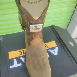 ARIAT Slide On Work Boots. READ DESCRIPTION 