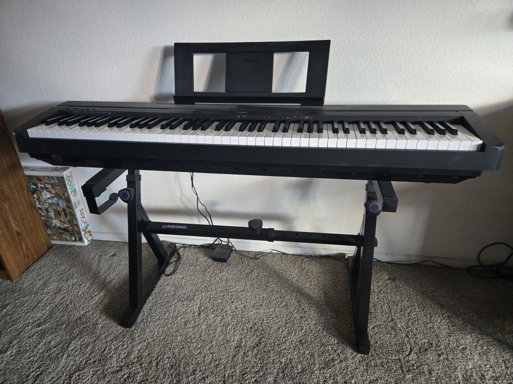Yamaha P-71B  Digital Piano 