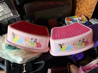 Disney Princess Kids Step Stools Set of 2 7$ each 2X10$
