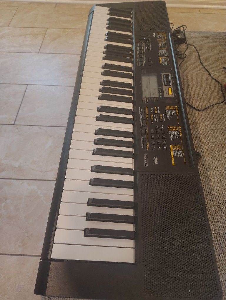 Casio Piano Ctk 2400 Like New