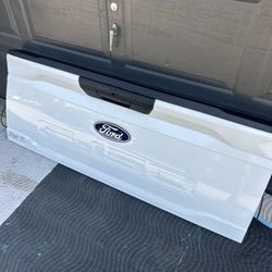 21-26 F150 Tailgate OE Ford like new ITake Off OEM White F-150 see pictures some cosmetic scratches. 