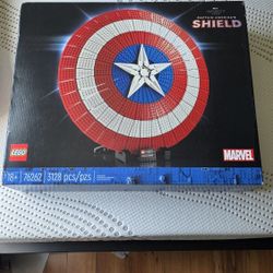 Selling Black Panter And Captain America Lego!