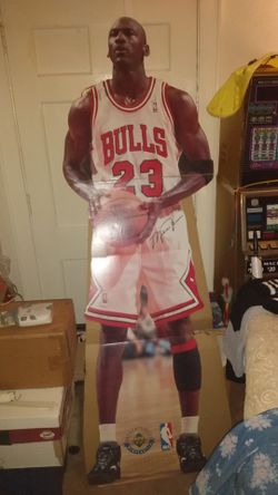 Life size Michael Jordan cardboard stand up, autographed.perfect Christmas gift for your loved one.