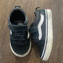 Boys Or Girls Black And White Vans shoes Size 7 Toddler 
