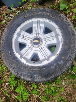 Chevy 18" Wheel with Pirelli Scorpion All Terrain Tire