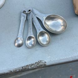 Vintage Aluminum Measuring Spoons. 