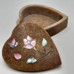Vintage Marbled Soapstone Heart Shaped Trinket Box Mother Of Pearl Inset Flowers