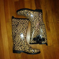 Ladies rain boots