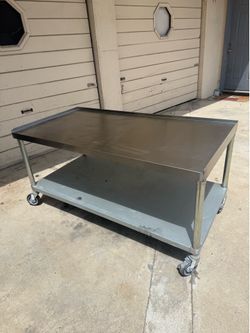 Stainless steel rolling table