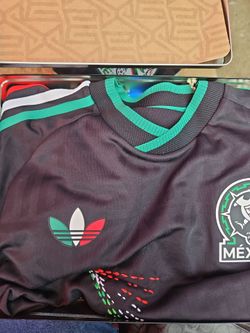 Authentic Someone somewhere mexico jersey small