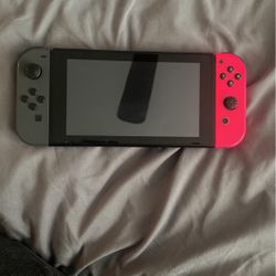 Nintendo switch Comes With 2 Joycons And A Pro controller 