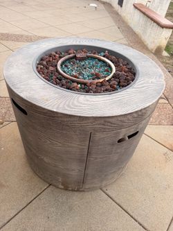 Round fire pit