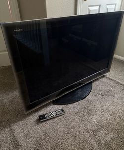 Toshiba Regza Flat Screen TV with Remote