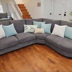 Memory Foam High-quality Sectional Sofa **Like New