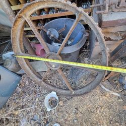 Wagon Wheel Yard Art