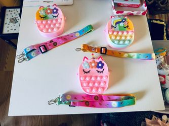 Popper purses
