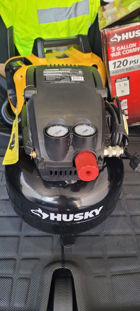 Husky 3 Gallon 120 PSI Electric Air Compressor