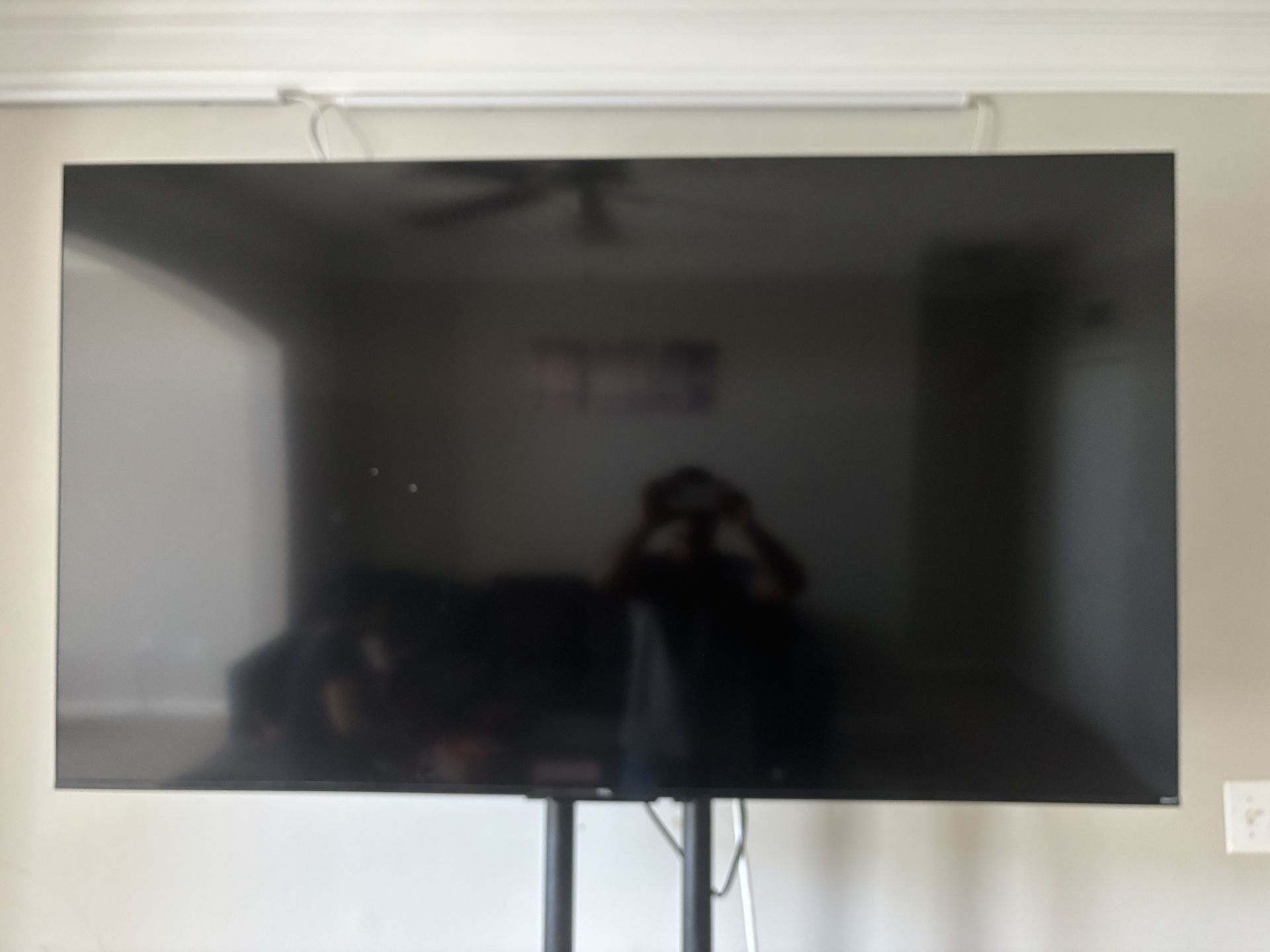 TCL - 65” Class 4-Series 4K UHD HDR Smart Roku TV